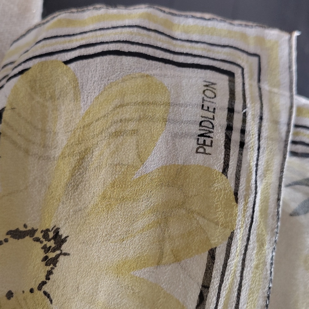 💛 Pendleton Silk Scarf. Yellow with Flowers. - Picture 3 of 8